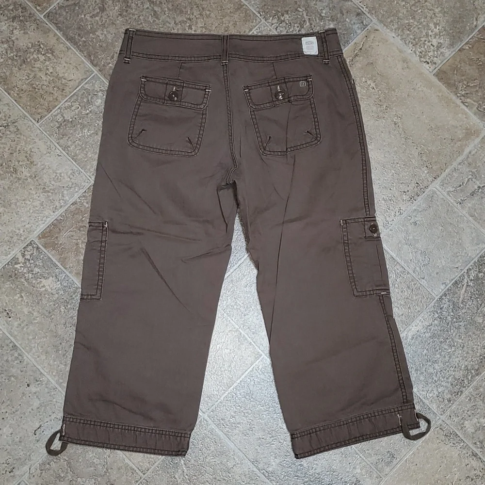 Levi's Khaki Cargo Cropped Pants